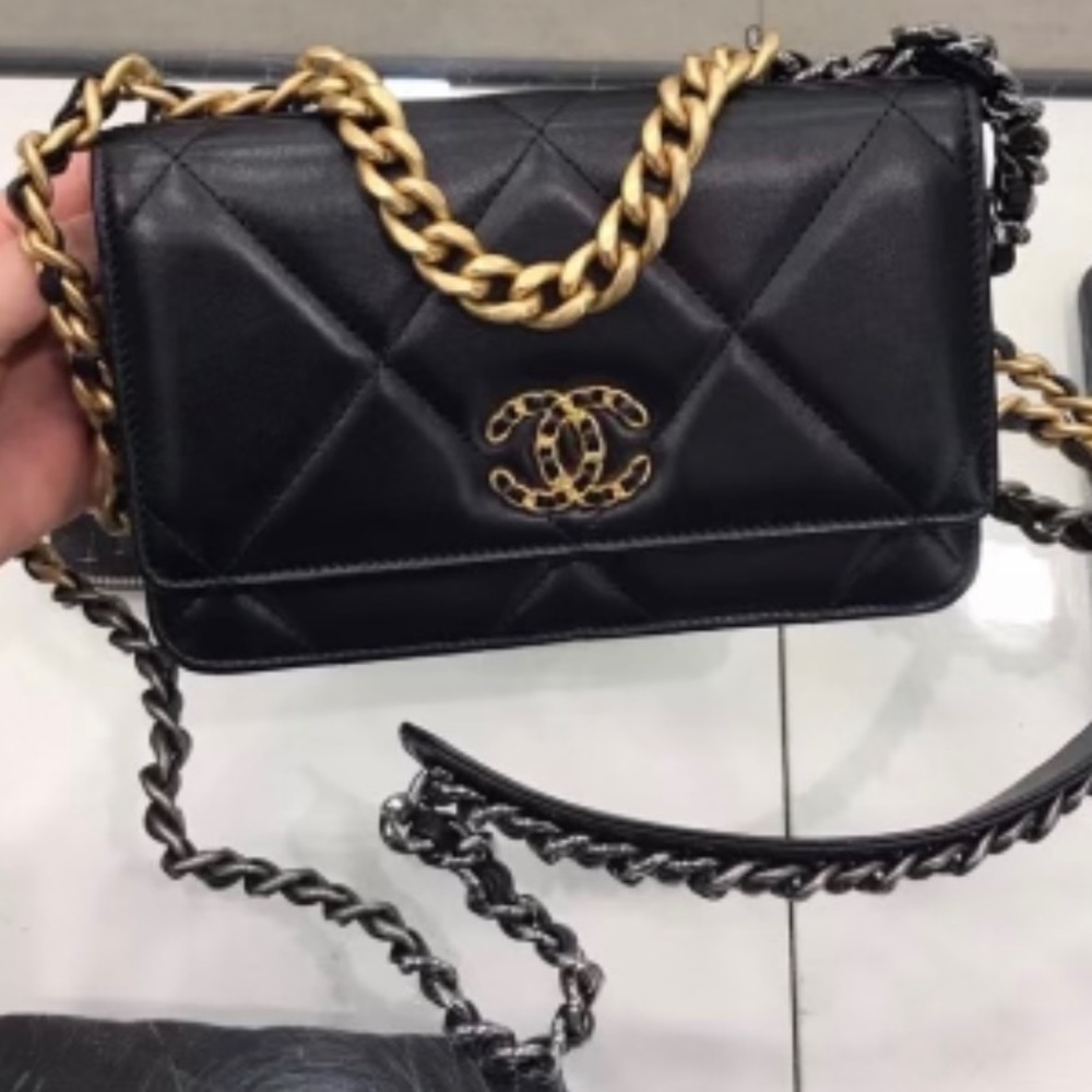 ❌SOLD❌  ❤️Host Pick!🥳 CHANEL 22P Black Lambskin 19 WOC bag - NEW with RECEIPT - Picture 15 of 17